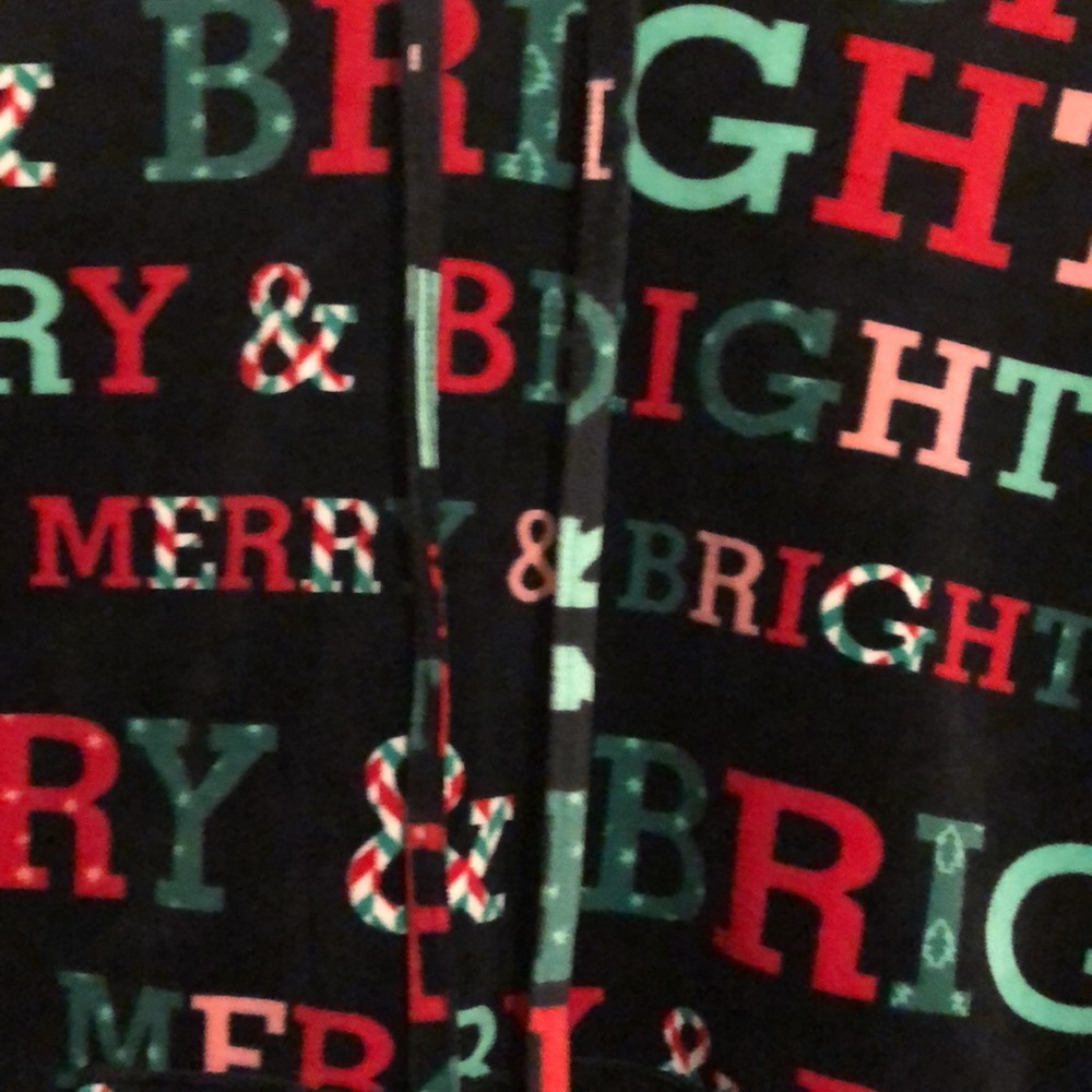 NWT NO BOUNDARIES MERRY AND BRIGHT SHIRT. - Picture 2 of 4